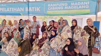 Untuk Kembangkan Variasi Produk, PNM Berdayakan Pengrajin Batik Lewat Teknik Ecoprint di Kampung Madani