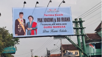 Fotonya Muncul di Baliho Bertuliskan 'Guru Bangsa', Presiden Jokowi dan Iriana Panen Cibiran