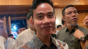 "Mau Mandi Dulu di Hotel": Jawaban 'Nyeleneh' Gibran Rakabuming Jadi Sorotan, Warganet: Kayak Orang..