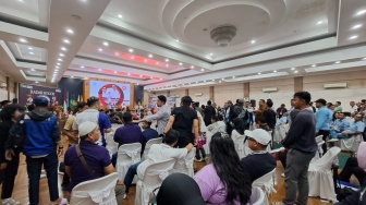 Panas! Debat Calon Wali Kota Bogor di UIKA, Pendukung Dedie dan Sendi Hampir Bentrok