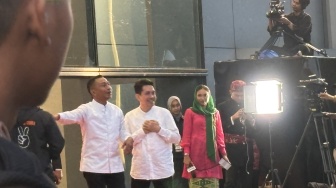 Berkemeja Putih-putih, Dharma-Kun Tiba Di Arena Debat Perdana Pilkada Jakarta