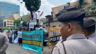 Geruduk Mabes Polri, Koalisi Peduli Masyarakat Poco Leok: Kami Bawa Amarah Atas Kekerasan Polisi!