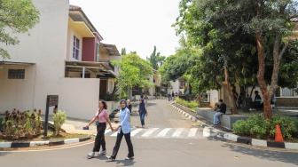 Suasana kompleks perumahan Anggota DPR RI di kawasan Kalibata, Jakarta, Senin (7/10/2024). [Suara.com/Alfian Winanto]