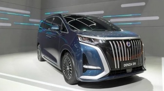 Menteri Investasi Bocorkan Rencana Peluncuran Mobil PHEV BYD di Awal 2025, Denza D9?