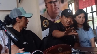 Heran Rumahnya Mau Dirobohkan, Ayah Vadel Badjideh Sebut Nikita Mirzani Sampah