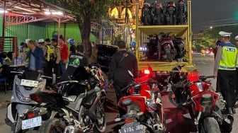 Kocar-kacir Dibubarkan Polisi, Ratusan Motor Dibawa ke Mapolrestabes Surabaya