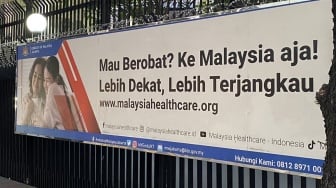 Poster Ajakan Berobat ke Malaysia Bikin Publik Indonesia Tertohok: Emang Boleh Segamblang Itu?