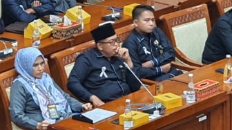 Ngadu Ke DPR Tuntut Naik Gaji, Solidaritas Hakim Indonesia Kompak Pakai Pita Putih