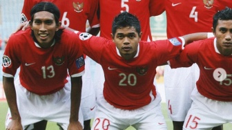 FIFA Pamer Foto Bambang Pamungkas cs Kalahkan Bahrain, Netizen: Era Lokal Paling Keren