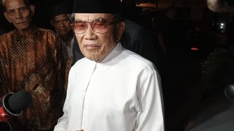 Rhoma Irama Nyanyikan Sebujur Bangkai di Tahlilan 7 Hari Marissa Haque