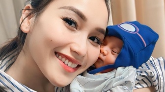 40 Hari Meninggalnya Baby Zoltan, Ayu Ting Ting Minta Dikuatkan: Sampaikan Rindu Kami ya Allah...