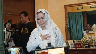 Vina Panduwinata Ungkap Penyesalan Mendalam Tak Bisa Temui Marissa Haque Sebelum Meninggal