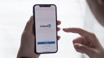 Rahasia Foto Profil Sempurna di LinkedIn: Aplikasi AI Ini Mengubah Selfie Menjadi Foto Profesional