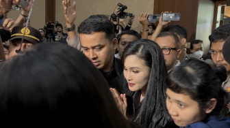 Sandra Dewi Jawab Kabar Harvey Moeis Punya Jet Pribadi di Sidang Korupsi: Itu Cuma Gosip