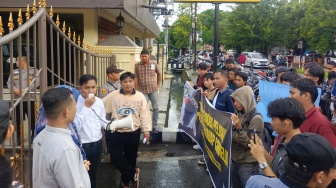 Aksi di Polrestabes Medan, Aliansi Mahasiswa Minta Masinton Pasaribu Diperiksa