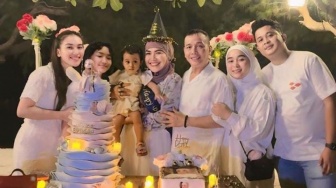 Pantas Kaya Raya sampai Bisa Sewa Satu Pulau, Ayu Ting Ting Ternyata Komisaris di Perusahaan Ini