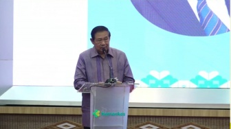 SBY Sentil Penguasa: Jangan Main Api dengan Konstitusi!