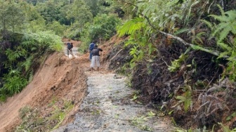 2 Titik Jalan Provinsi Jalur Alternatif Batu Jomba Tapsel Tertimbun Longsor