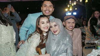 Tak Kunjung Hamil, Aaliyah Massaid Diminta Injak Kaki Shandy Purnamasari saat Mitoni 7 Bulan