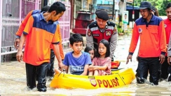 Banjir Kota Tebing Tinggi, Kemensos Langsung Salurkan Berbagai Bantuan