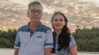 Rocky Gerung Mendukung Penuh Istri Benny Laos Menjadi Gubernur Maluku Utara