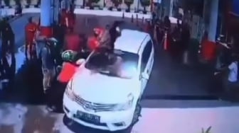 Viral Mobil Tabrak Sejumlah Pemotor di Solo, Sempat Kabur Namun Berakhir Apes