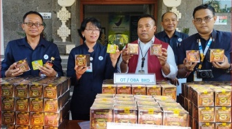 Pedagang Kopi Dan Kapsul Buaya Jantan Pasarkan Produknya di Bali Secara Ilegal