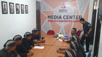 Forum Masyarakat Madani Adukan Empat Lurah yang Diduga Terlibat Deklarasi Salah Satu Paslon ke Bawaslu Sleman