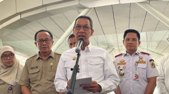 Tinjau Proyek LRT Velodrome-Manggari, Heru Budi Minta Masyarakat Bersabar Karena Bikin Macet