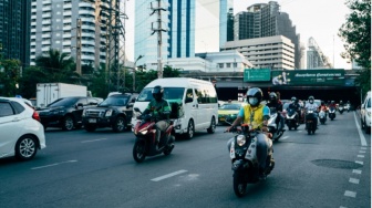 Musuh Bebuyutan Jalanan, Perilaku Menyebalkan Pengendara Bermotor di Jalan