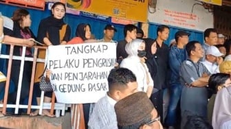 Pasar 16 Ilir Palembang Memanas: Pedagang Tutup Kios, Tolak Relokasi Paksa