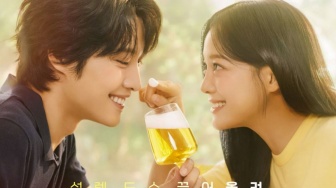 Kim Se Jeong dan Lee Jong Won Penuh Romansa di Poster Terbaru Brewing Love