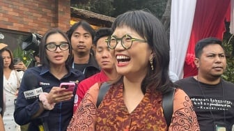 Tak Punya Mobil, Padahal Gaji Stella Chistie di China Tembus Ratusan Juta Sebulan