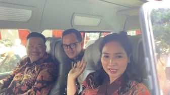 Tiba di Hambalang Semobil Bareng Otto Hasibuan dan Bima Arya, Host Kompas TV Ni Luh Puspa Masuk Kabinet Prabowo?