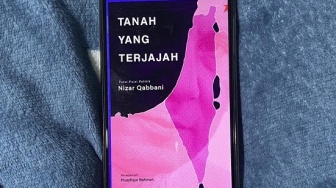 Ulasan Buku Tanah yang Terjajah: Kumpulan Puisi Bernuansa Politik