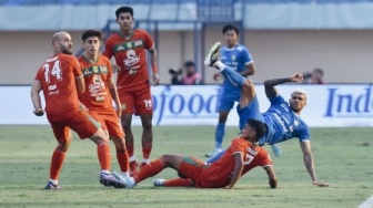 BRI Liga 1: Persebaya Teguk Kekalahan Perdana, Paul Munster Soroti Wasit