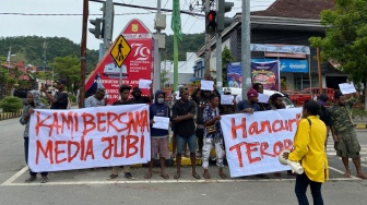 SOLAT Desak Kapolri Ungkap Kasus Teror Bom di Kantor Media Jubi di Jayapura Papua