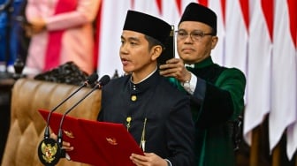 Pesan di Balik Baju Gibran Rakabuming saat Dilantik sebagai Wapres, Bukan Busana Sembarangan!