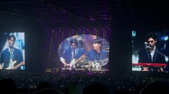 DAY6 Tutup Tur Indonesia dengan Konser Memukau di Ancol, My Day Dibuat Mewek!