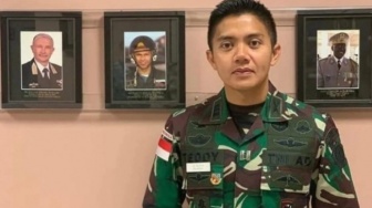 Koleksi Sepatu Mayor Teddy, Ajudan Prabowo Kini Ditunjuk Jadi Sekretaris Kabinet