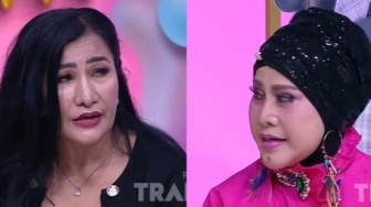 Siapa Mega Makcik? Viral Guling-Guling di Acara TV Sambil Sebut Nama Elvy Sukaesih