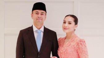 Dampingi Raffi Ahmad Pelantikan, Nagita Slavina Pakai Alas Kaki dan Tas Puluhan Juta