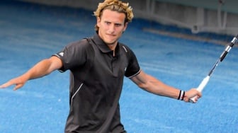 Si Penjinak Jabulani Diego Forlan Bakal Debut Jadi Petenis Profesional