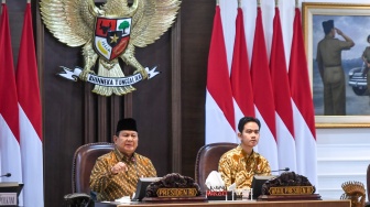 Prabowo ke Luar Negeri, Gibran Memimpin, Rocky Gerung Ungkap Jaminan Jokowi