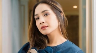 Nagita Slavina dan Baju Uniknya, Model Cuma Setengah tapi Harga Full Bikin Heran