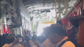 Detik-detik Kabinet Prabowo OTW Magelang Naik Hercules: Yusril Senyum Lepas, Nusron Wahid Auto Zikir