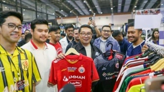 Belum Ada Jadwal Ketemu Jakmania, RK Borong Jersey Persija Duluan