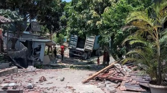 Kronologi Hotel di Lamongan Luluh Lantak Diseruduk Kontainer