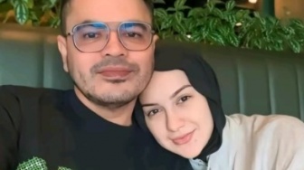 Beredar Foto-foto Dwi Astuti Mendiang Istri Haldy Sabri, Ternyata Mirip Ibu Irish Bella?