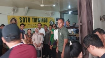 Pagi-pagi, Jokowi dan Iriana Hebohkan Warung Soto Triwindu, Santap Kuliner Legendaris Ini